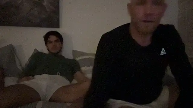 HungNbored1119 online show from October 20, 1:39 am