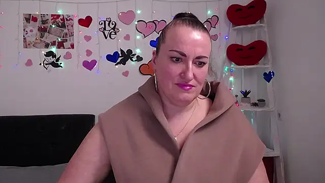 Snapshot of DianaMGG chatting on March 2, 12:22 pm DianaMGG online show from March 2, 12:22 pm