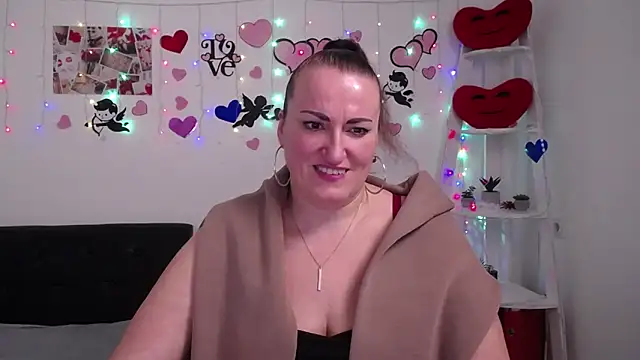 Snapshot of DianaMGG chatting on March 2, 3:27 pm DianaMGG online show from March 2, 3:27 pm