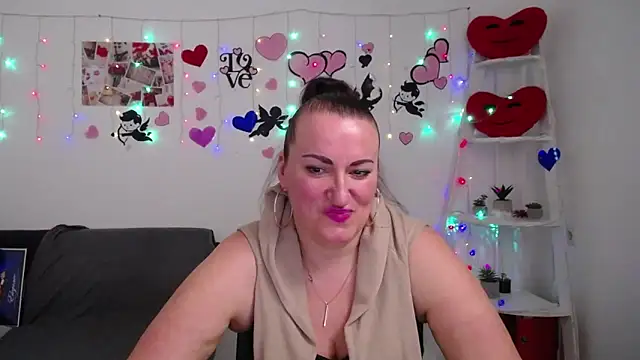 Snapshot of DianaMGG chatting on March 6, 12:41 pm DianaMGG online show from March 6, 12:41 pm