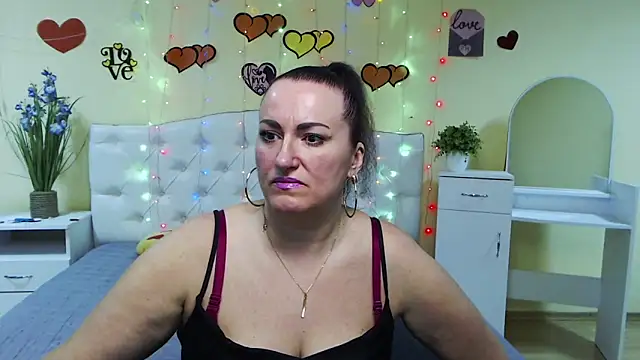 Snapshot of DianaMGG chatting on March 12, 6:40 am DianaMGG online show from March 12, 6:40 am