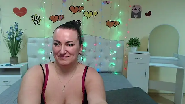 Snapshot of DianaMGG chatting on March 12, 1:08 pm DianaMGG online show from March 12, 1:08 pm