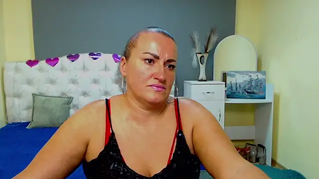 DianaMGG online show from October 10, 5:39 am