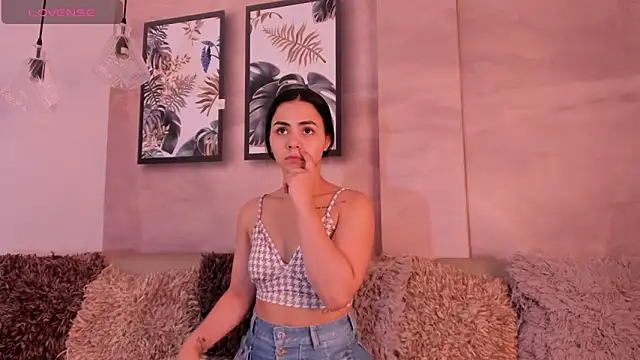 Natty roberts  online show from February 23, 8:00 pm