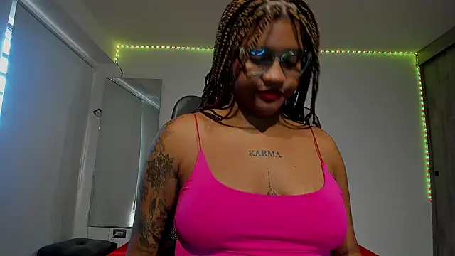 ZahraRose online show from March 7, 1:40 pm