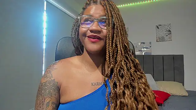 ZahraRose online show from March 10, 6:45 pm