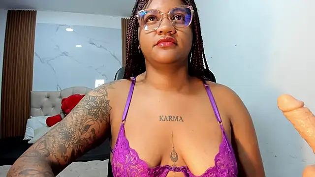 Snapshot of ZahraRose chatting on February 23, 11:40 am ZahraRose online show from February 23, 11:40 am