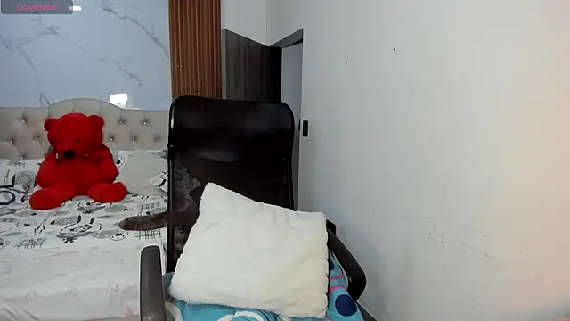 Snapshot of ZahraRose chatting on March 21, 11:19 pm ZahraRose online show from March 21, 11:19 pm