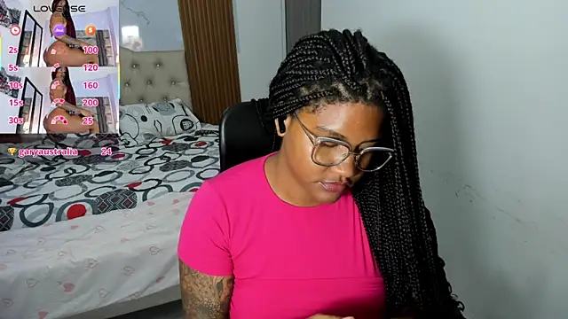 ZahraRose online show from May 19, 1:56 am