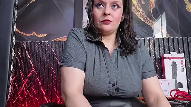 Snapshot of AmandaKovich chatting on November 18, 7:18 pm AmandaKovich online show from November 18, 7:18 pm