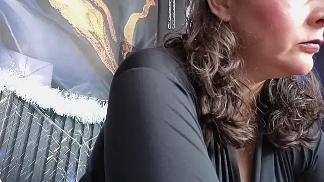 Snapshot of AmandaKovich chatting on December 15, 7:29 pm AmandaKovich online show from December 15, 7:29 pm