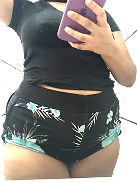 Snapshot of gatinha_18 chatting on November 4, 1:21 pm gatinha 18 online show from November 4, 1:21 pm