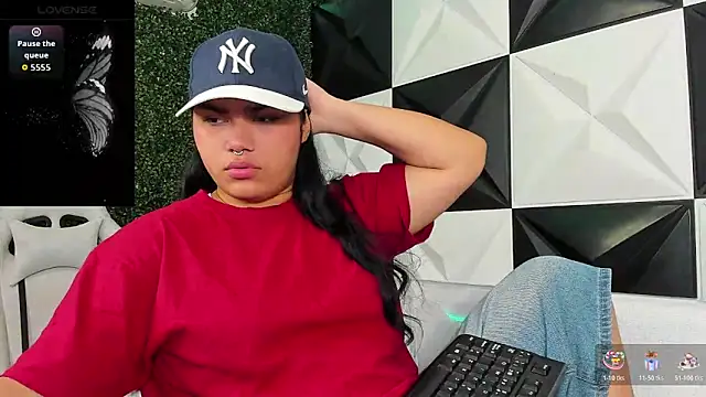 Snapshot of melany_rouse18 chatting on February 23, 1:14 am melany rouse18 online show from February 23, 1:14 am