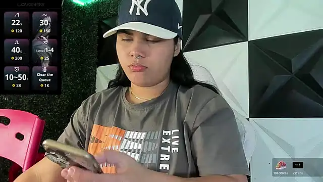 Snapshot of melany_rouse18 chatting on March 5, 3:46 am melany rouse18 online show from March 5, 3:46 am