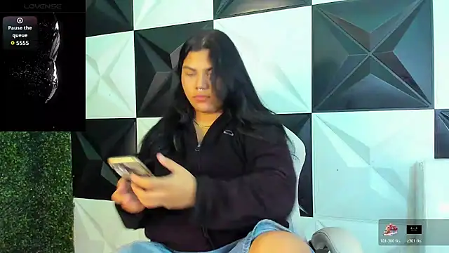 Snapshot of melany_rouse18 chatting on March 6, 1:57 am melany rouse18 online show from March 6, 1:57 am