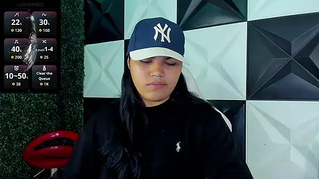 Snapshot of melany_rouse18 chatting on March 11, 2:06 am melany rouse18 online show from March 11, 2:06 am