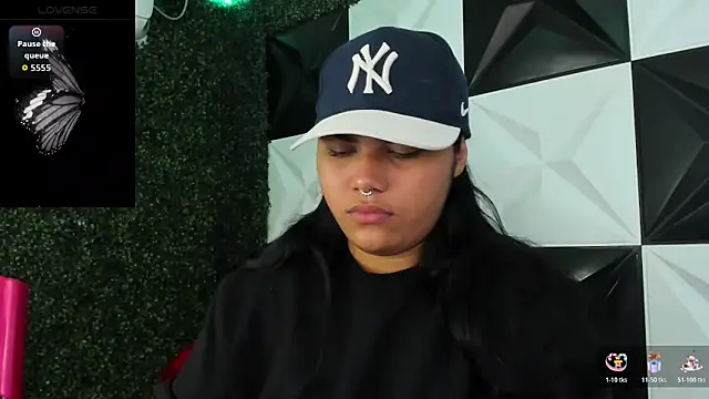 Snapshot of melany_rouse18 chatting on March 12, 1:23 am melany rouse18 online show from March 12, 1:23 am