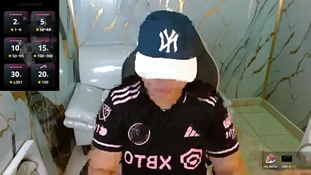 Snapshot of melany_rouse18 chatting on March 18, 1:25 pm melany rouse18 online show from March 18, 1:25 pm