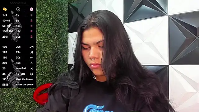 Snapshot of melany_rouse18 chatting on March 20, 12:37 am melany rouse18 online show from March 20, 12:37 am