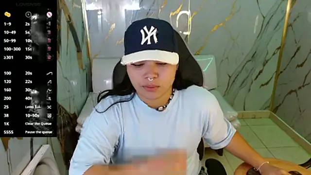 Snapshot of melany_rouse18 chatting on March 22, 1:25 pm melany rouse18 online show from March 22, 1:25 pm