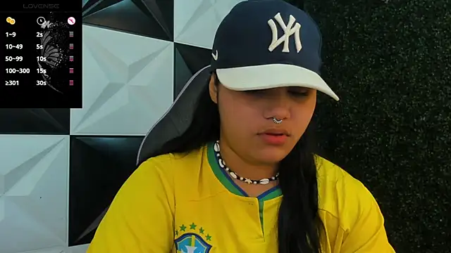 Snapshot of melany_rouse18 chatting on March 24, 5:23 am melany rouse18 online show from March 24, 5:23 am