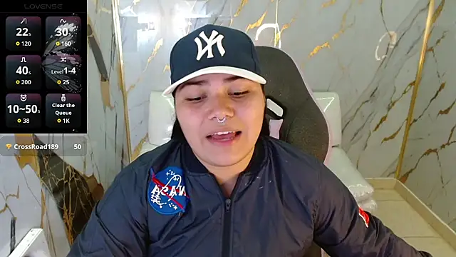 Snapshot of melany_rouse18 chatting on April 6, 4:46 am melany rouse18 online show from April 6, 4:46 am