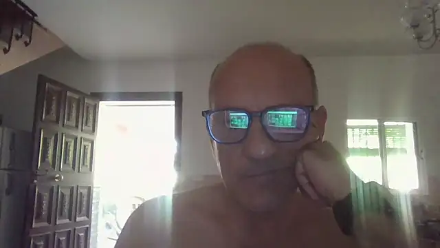 Snapshot of llopaco chatting on June 15, 11:12 am llopaco online show from June 15, 11:12 am