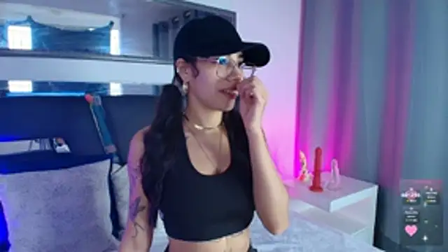 Snapshot of daenerysar5 chatting on October 11, 1:20 pm daenerysar5 online show from October 11, 1:20 pm