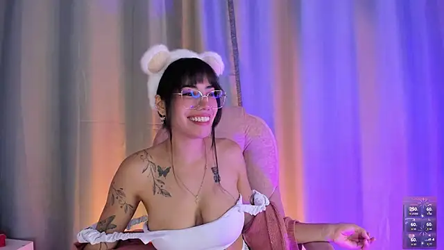 Snapshot of daenerysar5 chatting on October 20, 1:11 pm daenerysar5 online show from October 20, 1:11 pm