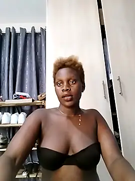 Snapshot of Nubian_aszz chatting on March 17, 11:21 am Nubian aszz online show from March 17, 11:21 am