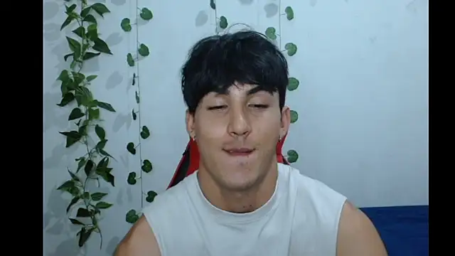 neithanzynxx online show from March 6, 7:32 pm