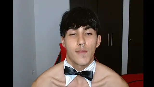 neithanzynxx online show from March 14, 7:44 pm