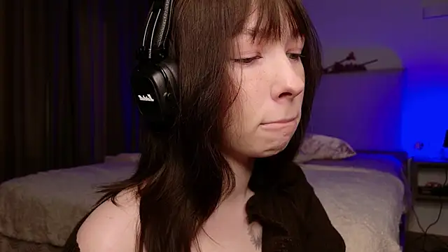 Sindy Juxx online show from June 5, 3:35 am