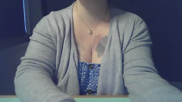 Snapshot of sizha6 chatting on April 22, 6:42 pm sizha6 online show from April 22, 6:42 pm