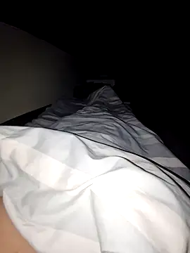 Snapshot of DerechteJunge chatting on October 6, 4:32 am DerechteJunge online show from October 6, 4:32 am