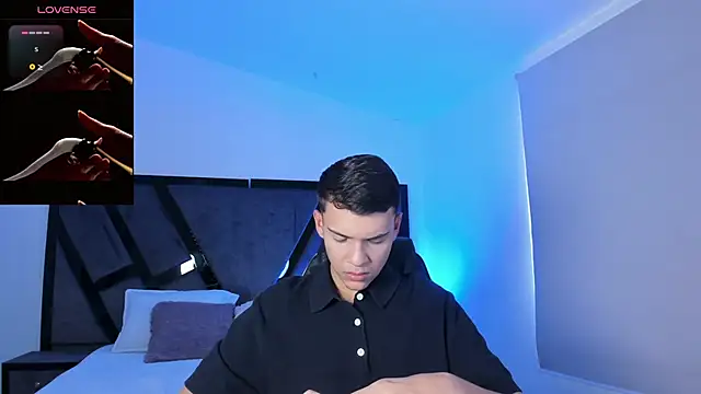 JacobRoberts1 online show from October 4, 8:51 pm