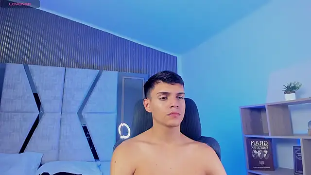 JacobRoberts1 online show from October 8, 8:39 pm