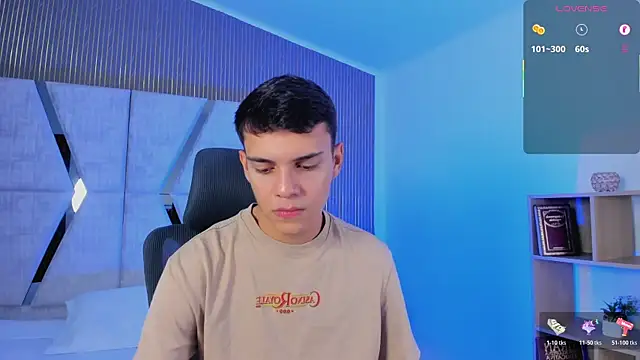 JacobRoberts1 online show from October 17, 8:22 pm