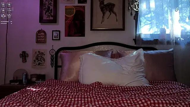 sinfulblonde1 online show from November 10, 9:58 pm