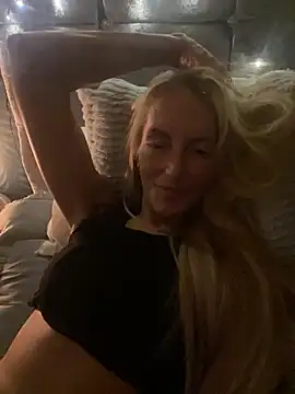 Fiery Blonde LexiX online show from October 30, 11:05 pm