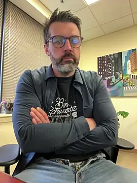 plaintreebull online show from April 2, 4:15 pm