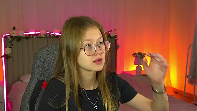 EveMundie online show from October 15, 11:10 am