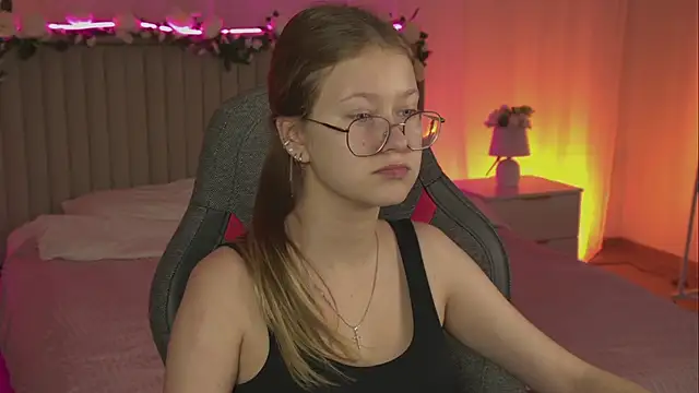 EveMundie online show from November 10, 6:23 am