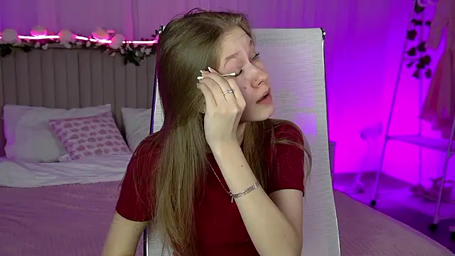 EveMundie online show from March 23, 9:35 am