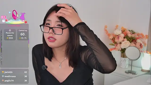 HitomiAoki online show from March 10, 5:50 pm