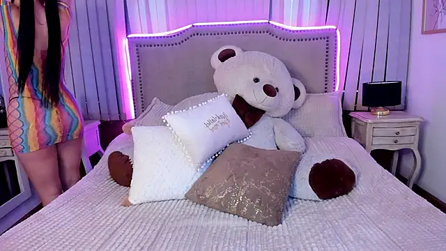 Snapshot of Ivanna_West chatting on March 6, 11:36 am Ivanna West online show from March 6, 11:36 am