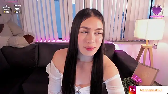 Snapshot of Ivanna_West chatting on March 10, 11:32 am Ivanna West online show from March 10, 11:32 am