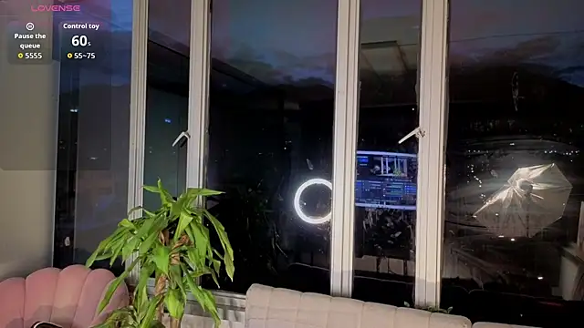 Snapshot of Ivanna_West chatting on October 2, 10:22 am Ivanna West online show from October 2, 10:22 am