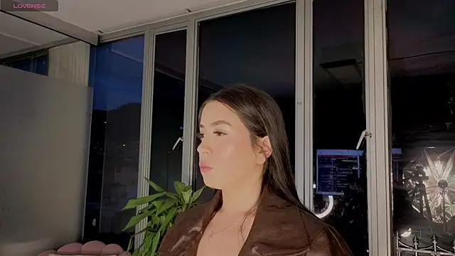 Snapshot of Ivanna_West chatting on October 16, 10:27 am Ivanna West online show from October 16, 10:27 am