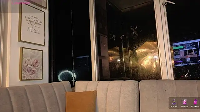 Snapshot of Ivanna_West chatting on February 17, 10:01 am Ivanna West online show from February 17, 10:01 am